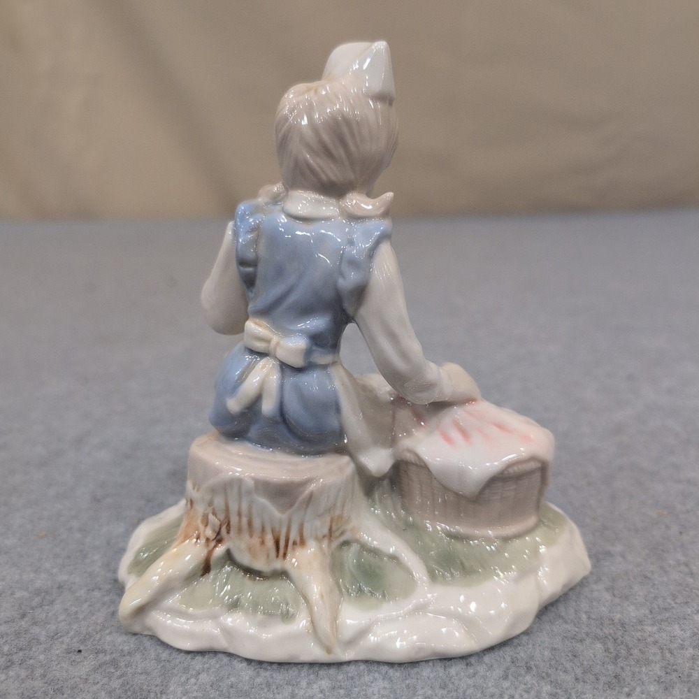Vintage Porcelain Girl Nurse Figurine with Puppy in Basket Blue and White - Picture 4 of 7